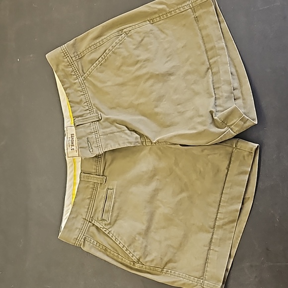 Old Navy Perfect Shorts - Picture 1 of 3